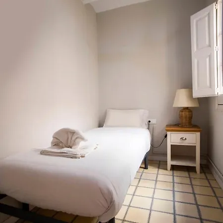 41cob1019 - Enchanting And Rustic Barcelona